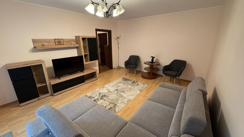 Piata Victoriei, Dr Felix,